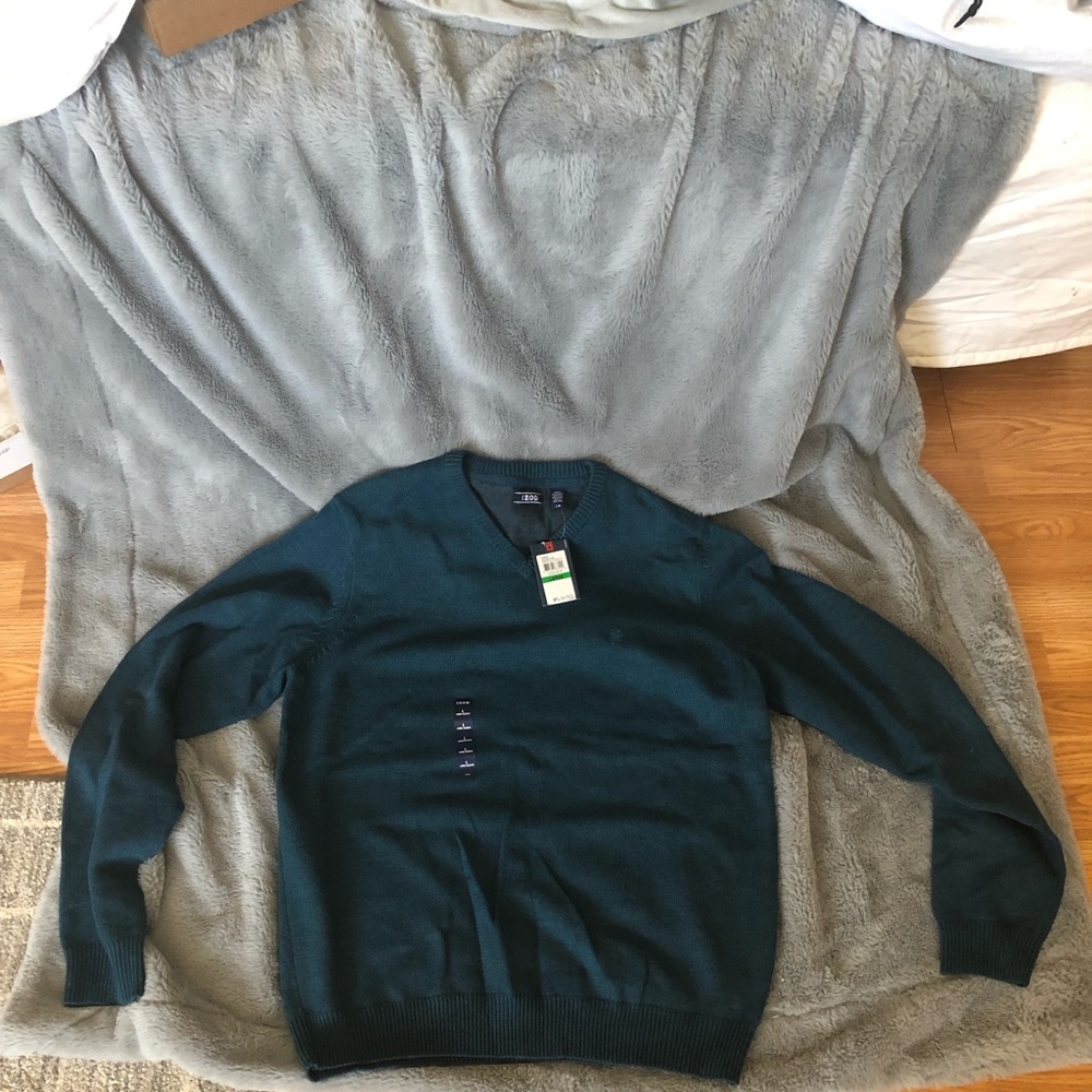 NWT IZOD Large Sweater